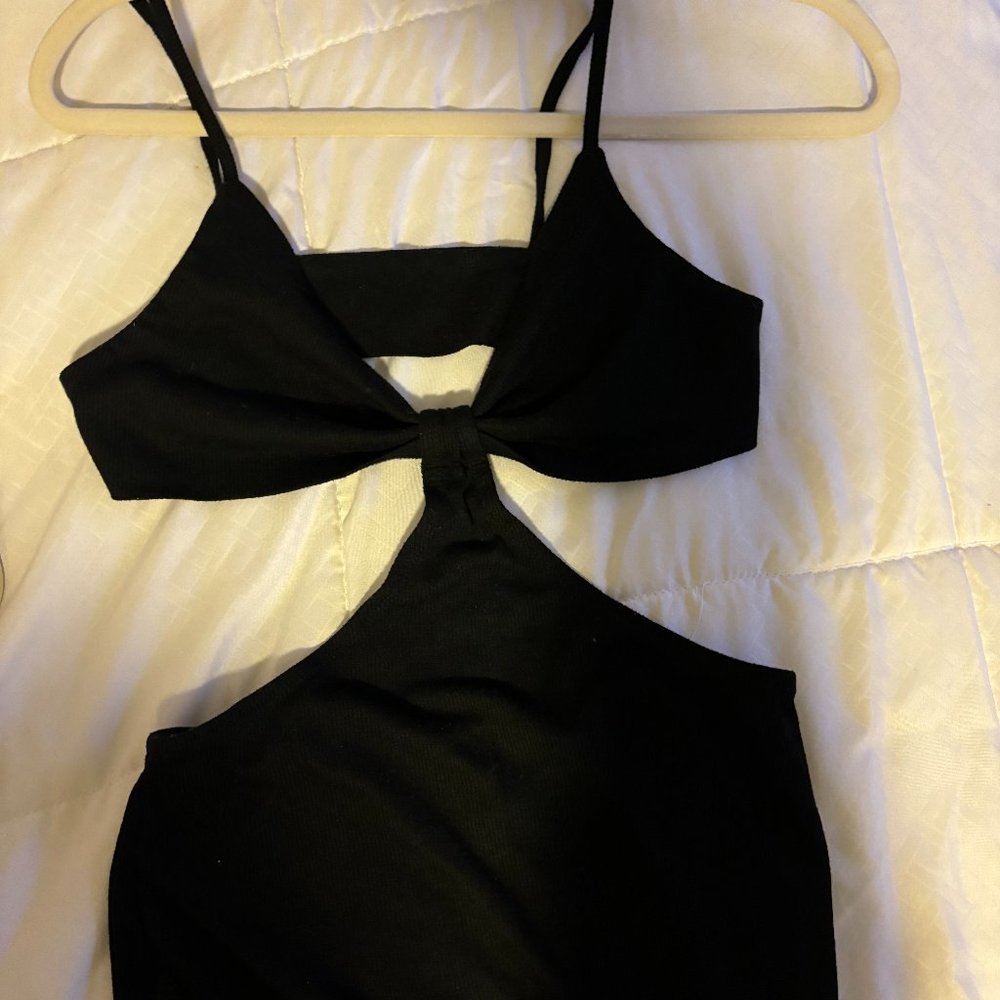 Side cutout bodycon dress